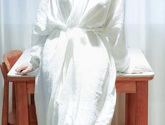 秀人网 – 居家其实也很美，来瞅瞅奶芙乔乔的写真，下载完就能和懒散的周末划上等号！