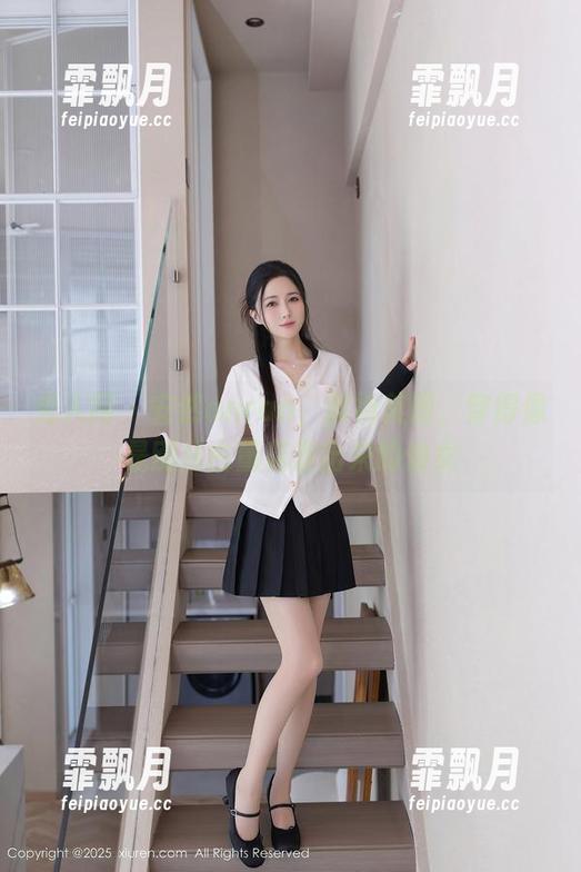 秀人网 - 安然anran，旗袍美图，穿得像是刚从古董店走出来的仙女