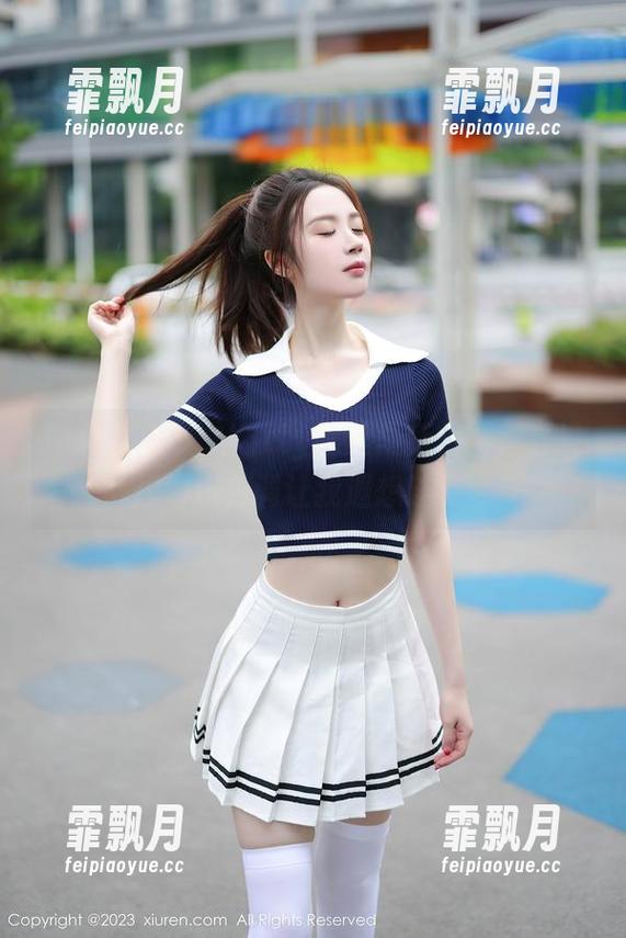 秀人网 - 小夕Kitty黑丝最新套图，真没想到这色调让我遐想连篇。