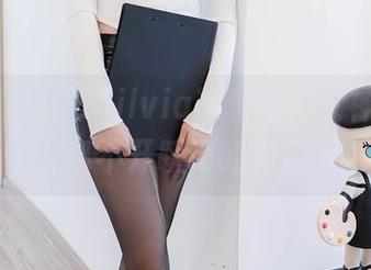 秀人网 – 易阳Silvia写真里，女神的撩人离不开跃动的水花