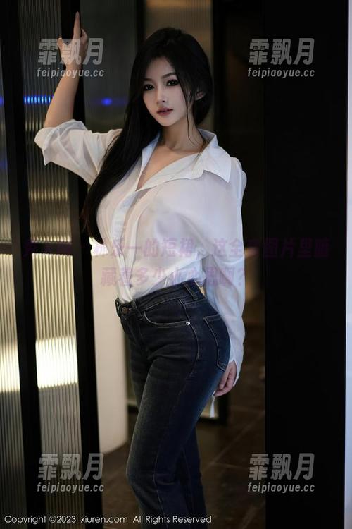 秀人网-林乐一 秀人网 - 林乐一的短裙,这全套图片里暗藏着多少小心思啊?