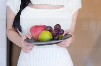 秀人网 – 当金纯一穿上礼服，在线高清效果让人忍俊不禁！