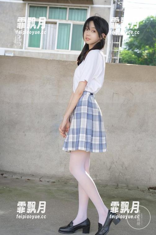 稚乖画册 - 网盘上的赤西夜夜初音少女写真，真有那么点让人心神荡漾。