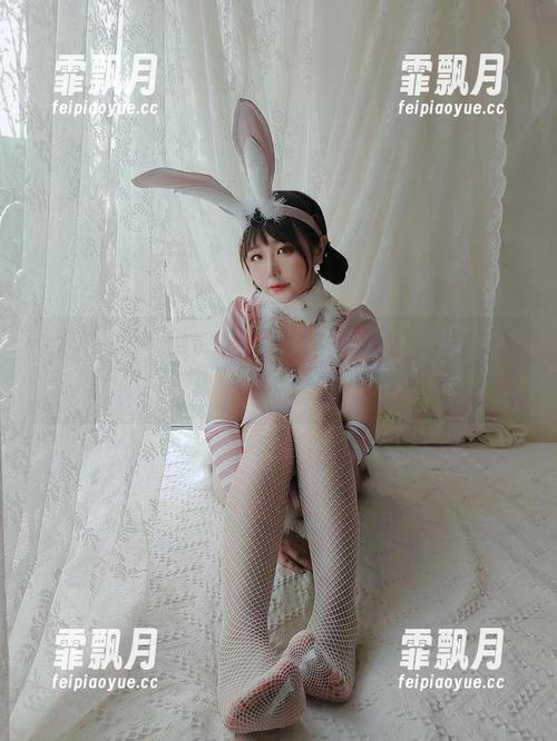 穆零Mu0的裸足演绎：图像里的那些“脚”事情