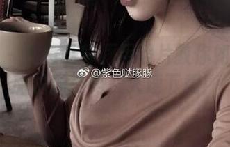 微密圈 – 紫色哒豚豚用照片教你如何开启旅拍新姿势，火速下载！