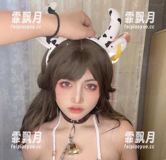 最新图库必看：芊川一笑MNK的蕾丝美图，停不下来的小心思。