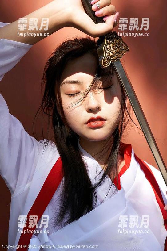 蜜桃社-初月 蜜桃社 - 温柔写真精选,初月的眼神也是温柔的宣言?