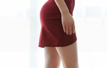 蜜桃社 – 精选蜜蕊Mary运动套图：运动与诱惑的拉锯战？