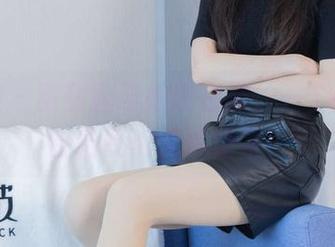 袜啵啵 – 甜甜圈与她的白裙，一个图册，留给我们无尽想象！