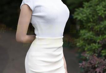 语画界 – 李丽莎的图包：黑色私拍，永远都是个懵懂的选择