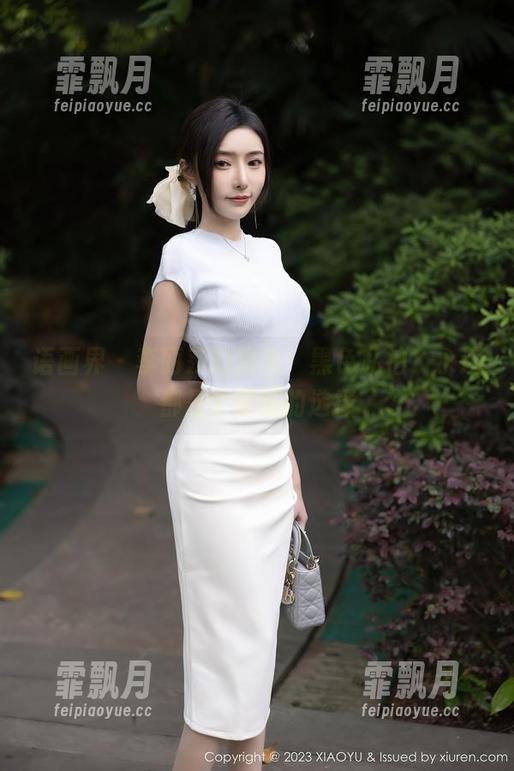 语画界 - 李丽莎的图包：黑色私拍，永远都是个懵懂的选择