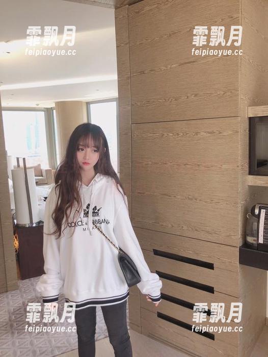 看这无圣光的妹妹，过期米线线果然不愧是家里人