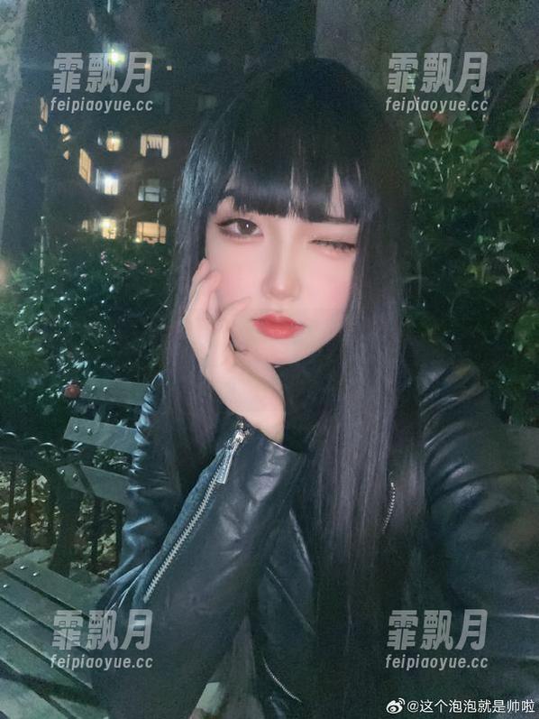 这个泡泡就是逊啦的睡衣写真，原图里的慵懒不止一面