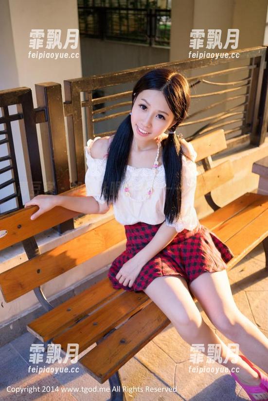 青豆客 - 如何让眼镜加分——向王语纯的写真学习！