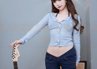 面饼仙儿的制服美图：原图免费一次看过瘾！