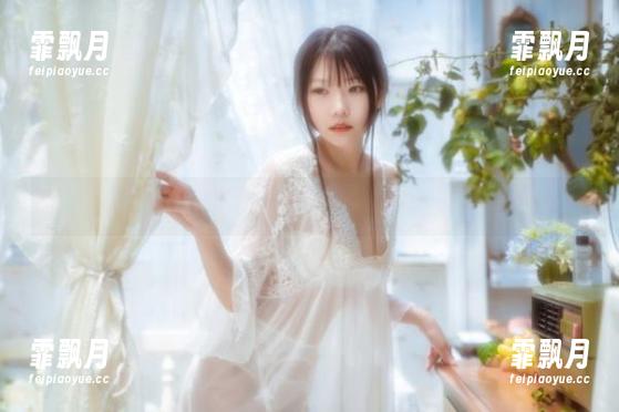 香草喵露露，最新瑜伽服套图，突然想加入她的健身party！