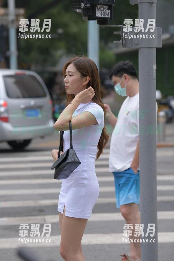 魔镜街拍 魔镜街拍:气质美女们跟我说“你好”,我感觉自己被电到了,图集快下载让我缓缓…
